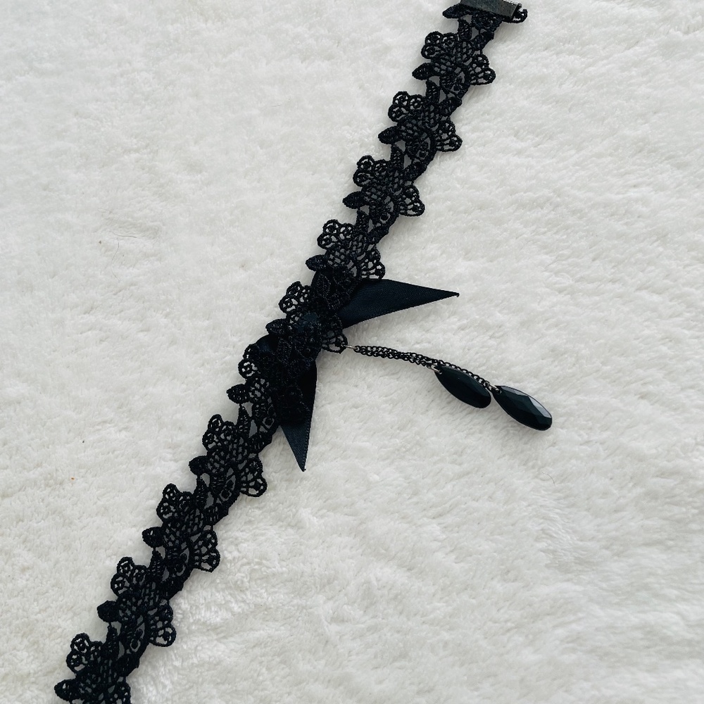 Bow Tie Chocker
